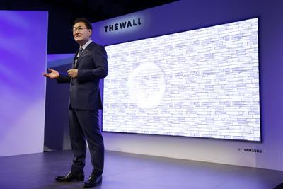 Samsung näitas tehnikamessil CES pea neljameetrise diagonaaliga hiigeltelerit ning tehnoloogiauuendusi nii koju kui ka autosse