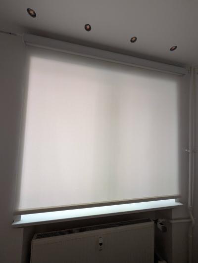 Tark elektriline ruloo laiusega 165 cm