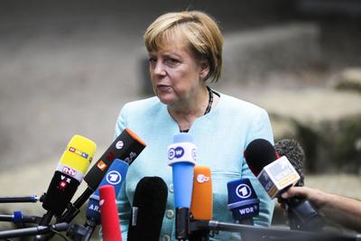 Angela Merkel nõuab Facebookilt rassistlike kommentaaride vastu võitlemist