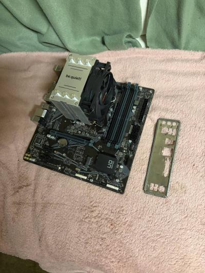 Combo Intel i5 10400F + B560m DS3H v2 + Be quiet cooler
