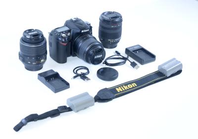 Nikon D90 + Nikkor AF-S DX 18-55mm f/3.5-5.6G ED II komplekt