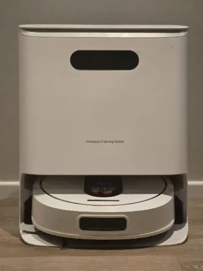 ROIDMI EVA robot tolmuimeja mopi ja ise pesemisega.
