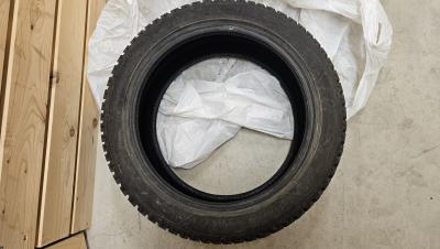 Goodyear UG Arctic 2 225/45 R17