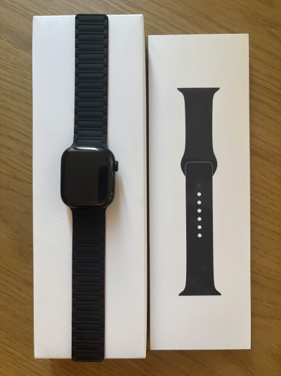 Apple Watch Series 11 42mm GPS + LTE