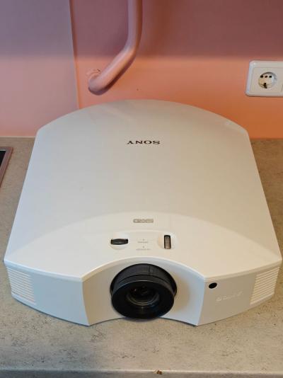 Kodukinoprojektor Sony VPL-HW45