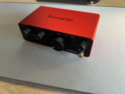Kodustuudio: Focusrite Scarlett Solo 4th gen, Beyerdynamic DT 770 PRO 80 Ohm, RCA Switch