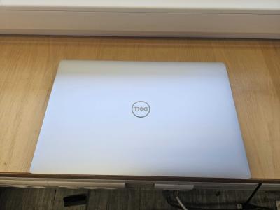 Dell XPS 15 9570 15"FHD i7-8750H/16GB/512GB/WEB/FPR/Hea aku