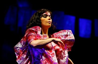 Björk, Eco, Kureishi, Stoppard ja sajad teised autorid: kodanike järel nuhkimine on vargus