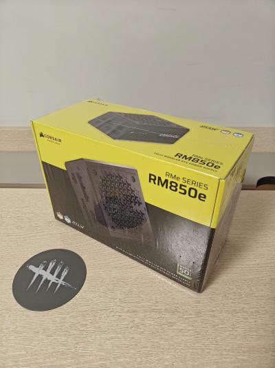 RM850e ja RM650e toiteplok