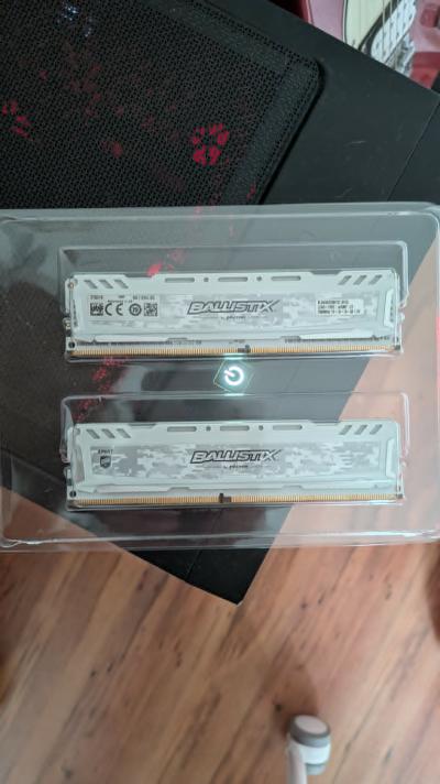 Valge Crucial Ballistix 2666mhz 2x4gb DDR4
