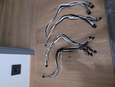 Corsair 4x PCI-E kaablid