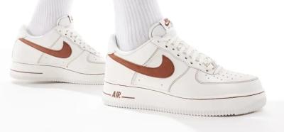 Nike Air Force 1 '07 LV8