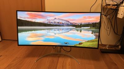 Monitorid - LG 40WP95CP-W - Acer Predator XB271HU - BenQ XL2411T
