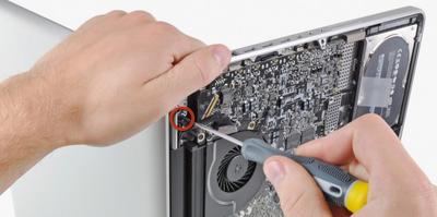 Apple kaebab tõenäoliselt kohtusse mehe, kes laadis Youtube'i üles Macbookide remondijuhendid