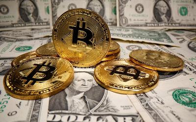 Bitcoini väärtus tõusis esimest korda üle 30 000 dollari