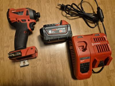 Milwaukee M18 FUEL FID2 Akulöökkruvikeeraja 5.0Ah aku ning laadija