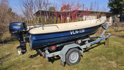 Mootoriga D-kategooria paat koos haagisega Pärnumaal