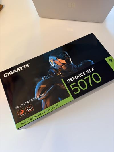 Gigabyte GeForce RTX 5070 Windforce OC SFF 12GB DDR7 ((UUS))
