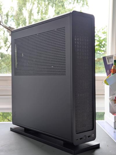 Stiilne vaikne elutoa konsool-arvuti / DIY Steam Machine: 5600X, 6600XT, 32GB, CachyOS
