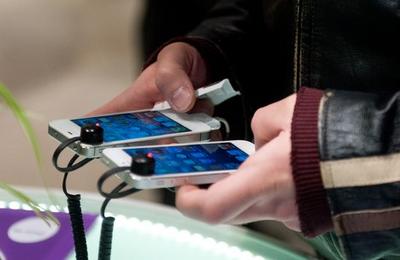 Mobiilsidefirmade ühepoolsed lepingumuutmised ei saa vanaviisi jätkuda