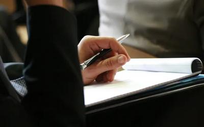 Juturoboti oht võib Eesti ülikoolid taas paberi ja pliiatsi manu viia