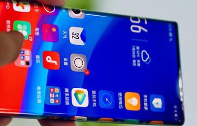 Ekraanisuhe üle 100 protsendi: OPPO painutas ekraani ümber mobiiltelefoni serva