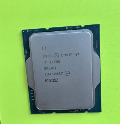 Intel i7 12700