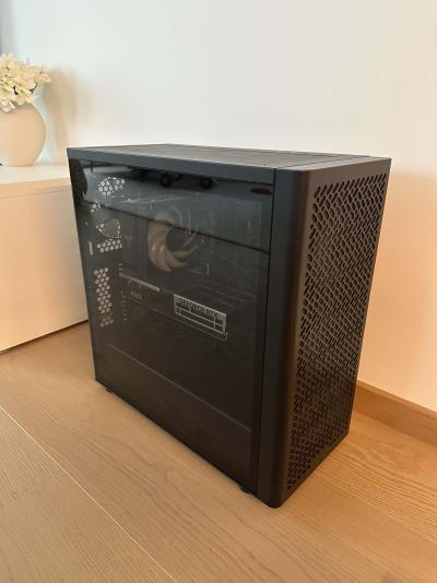 Gaming PC - Ryzen 7 5700X, RTX 5070, B550M, 16GB RAM, 1TB SSD