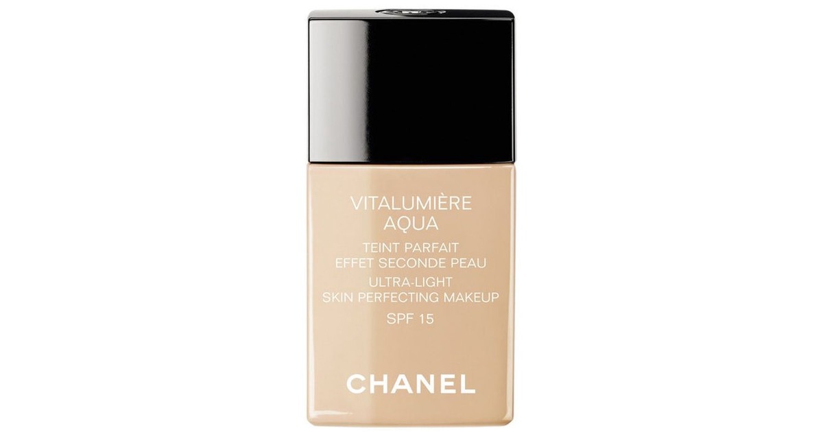 Тональные для комбинированной кожи. Тональный крем Chanel Vitalumiere. Тональный флюид Chanel Vitalumiere Aqua. Chanel флюид для сияния кожи Chanel Vitalumiere. Vitalumiere Chanel тональный флюид свотчи.